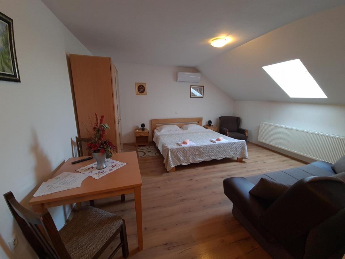 Guest House Aquarius Bosnjaci Buitenkant foto