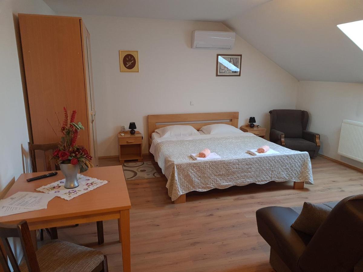 Guest House Aquarius Bosnjaci Buitenkant foto